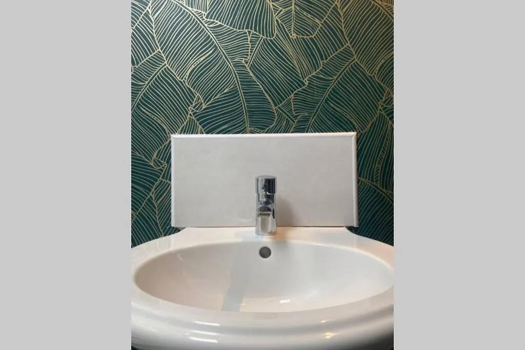 Upper 2 Bedroom Apartment In The Heart Of Jesmond Newcastle upon Tyne
